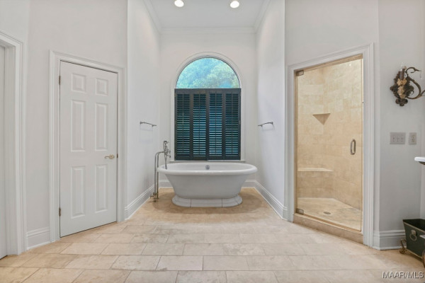 7863 Lakeridge Drive