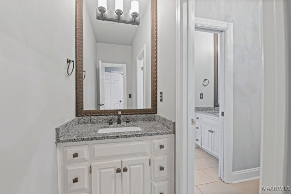 7863 Lakeridge Drive