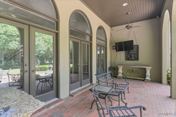 7863 Lakeridge Drive