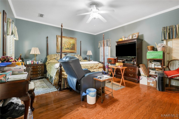 2238 Vaughn Lane