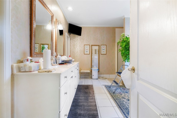2238 Vaughn Lane