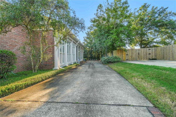 2238 Vaughn Lane