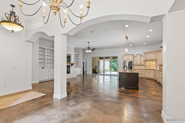 6313 Philadelphia Hill