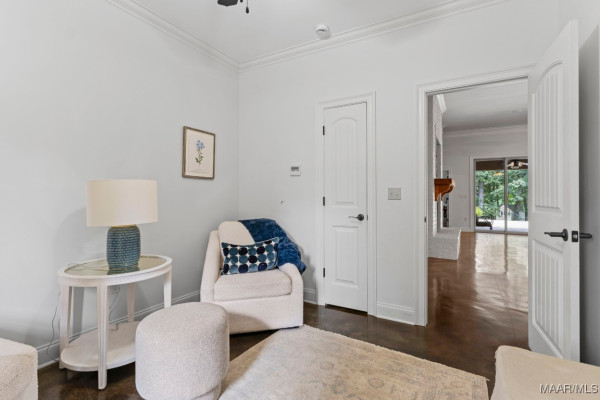 6313 Philadelphia Hill