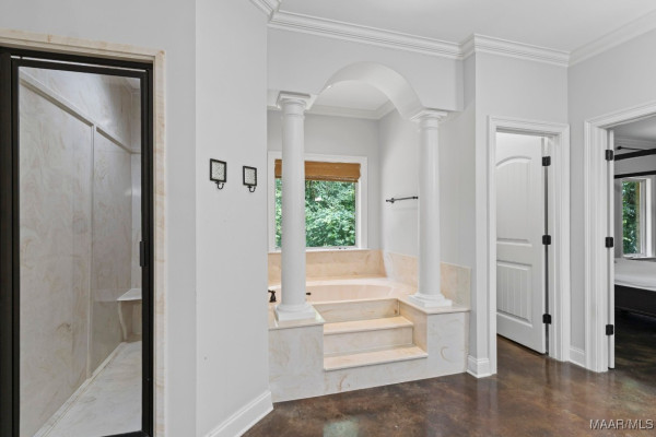 6313 Philadelphia Hill