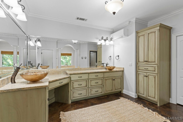 6313 Philadelphia Hill