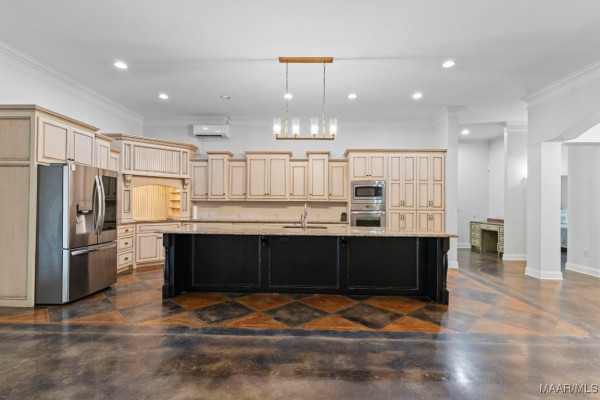 6313 Philadelphia Hill