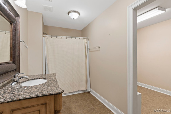 6313 Philadelphia Hill