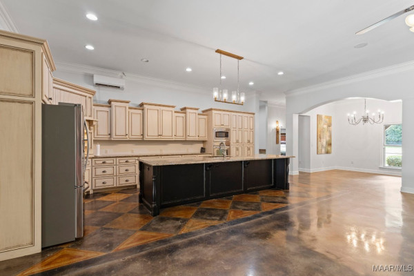 6313 Philadelphia Hill