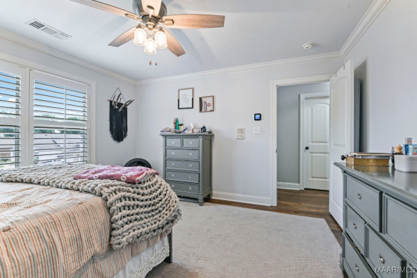 101 OAK RIDGE Court