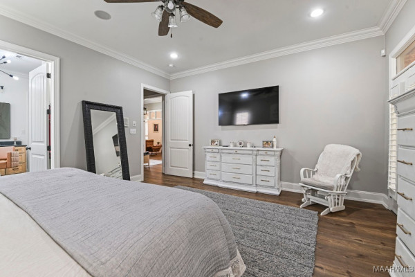 101 OAK RIDGE Court