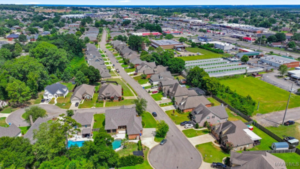 101 OAK RIDGE Court