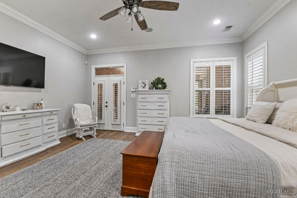 101 OAK RIDGE Court