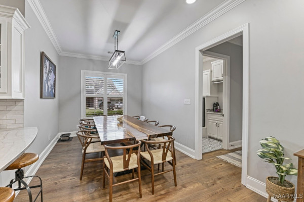 101 OAK RIDGE Court