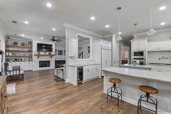 101 OAK RIDGE Court