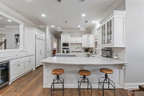 101 OAK RIDGE Court