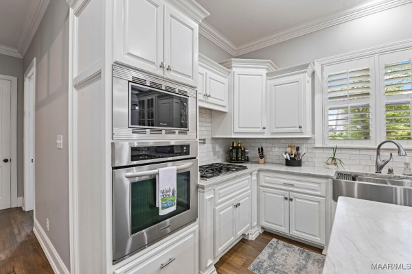 101 OAK RIDGE Court
