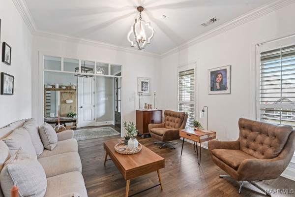 101 OAK RIDGE Court