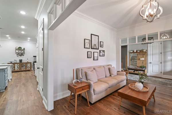 101 OAK RIDGE Court