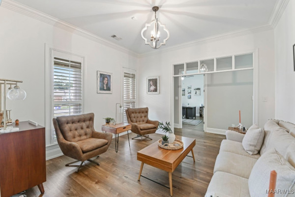 101 OAK RIDGE Court
