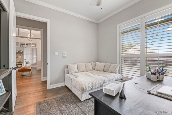 101 OAK RIDGE Court