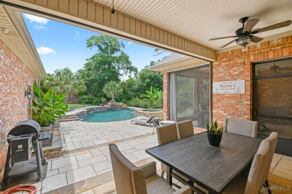 101 OAK RIDGE Court