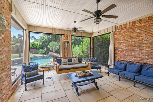 101 OAK RIDGE Court