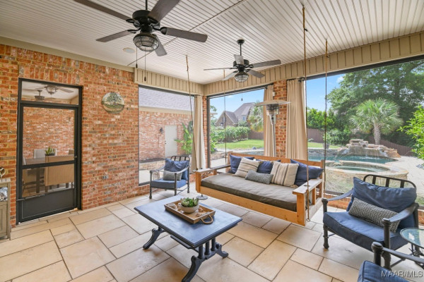 101 OAK RIDGE Court
