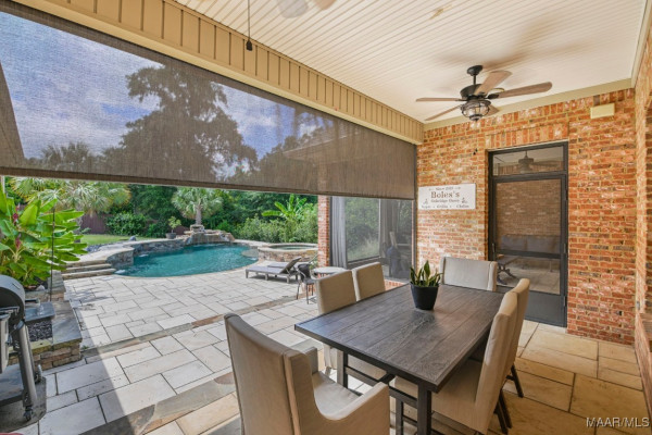 101 OAK RIDGE Court