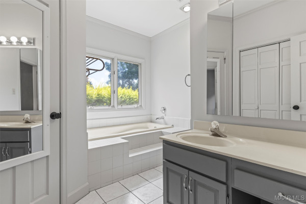 1411 Meriwether Road