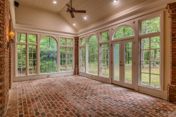 827 Timberlane Road