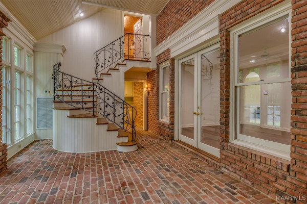 827 Timberlane Road