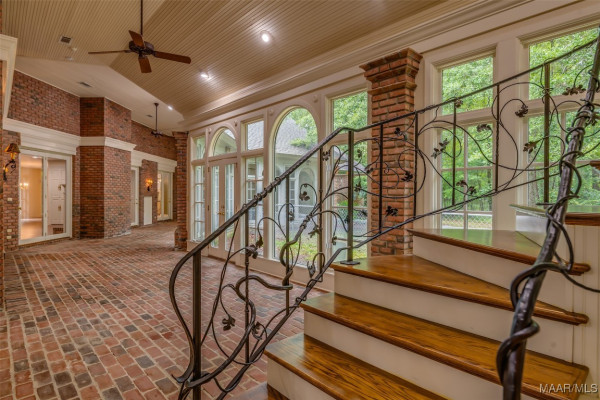 827 Timberlane Road