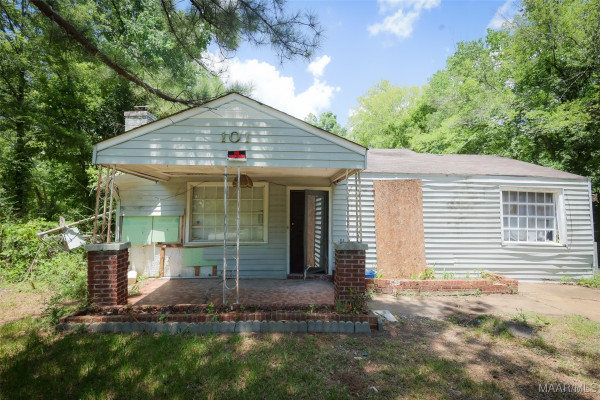 101 E Woodland Drive