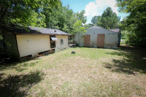 101 E Woodland Drive