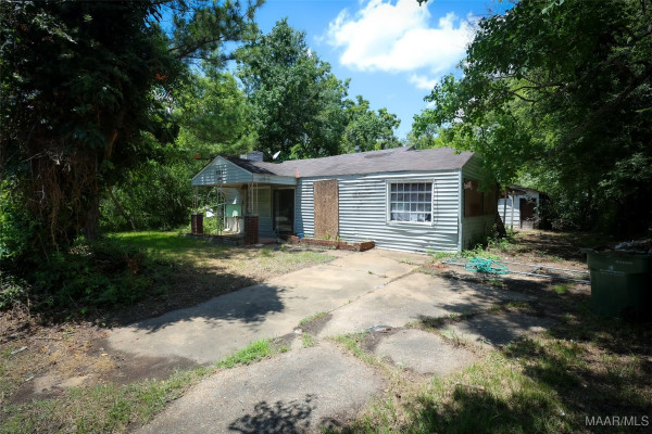 101 E Woodland Drive