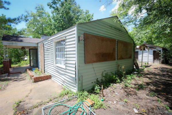 101 E Woodland Drive