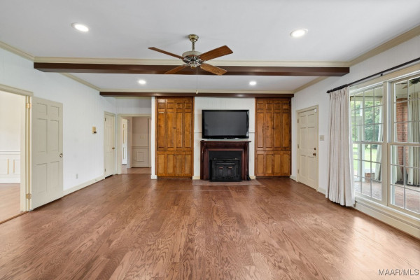 8921 Vaughn Road