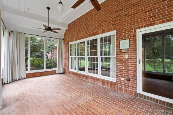 8921 Vaughn Road