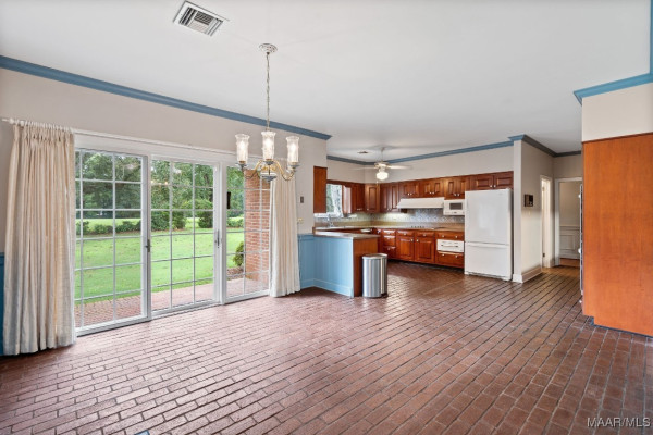 8921 Vaughn Road
