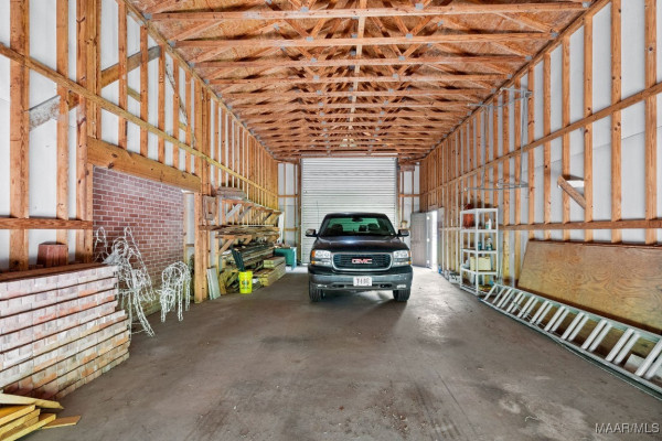 8921 Vaughn Road