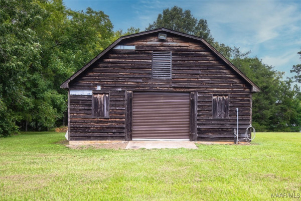 8921 Vaughn Road