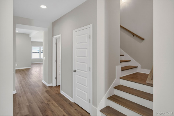 9600 Dakota Drive