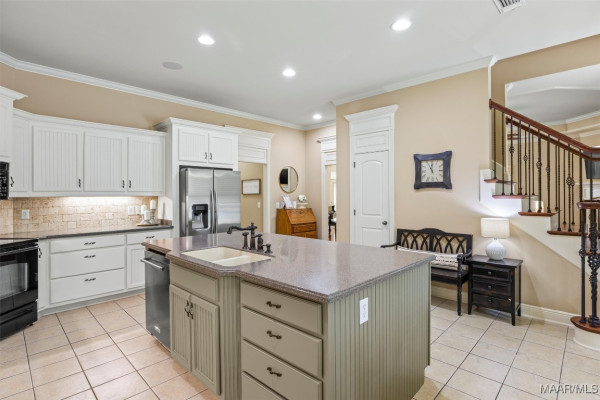 128 Fox Glen Lair .