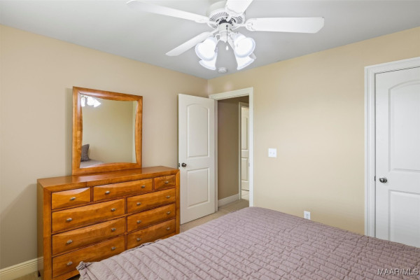 128 Fox Glen Lair .