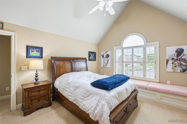 128 Fox Glen Lair .