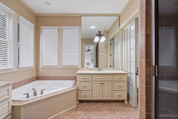 5 Avenue of the Waters .