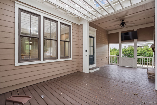 5 Avenue of the Waters .