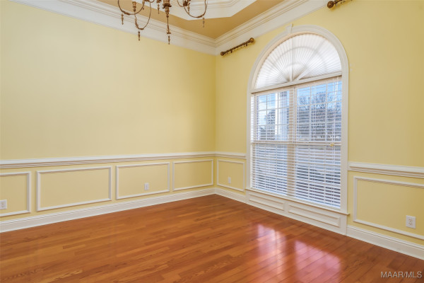 404 Grove Park Loop
