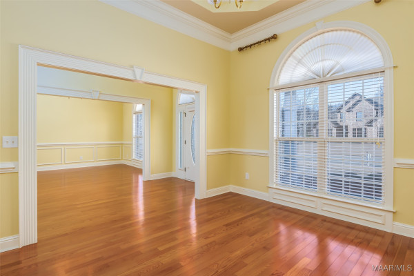 404 Grove Park Loop